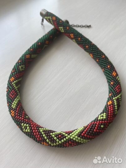 Колье жгут из бисера