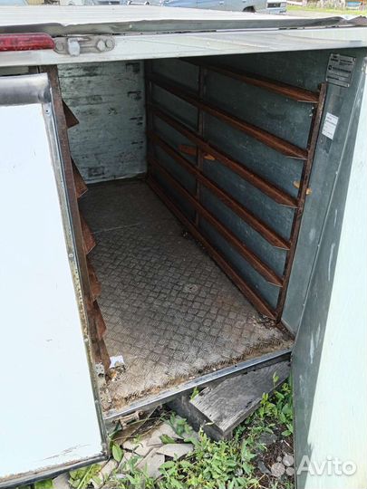 Будка хлебовозная на вис