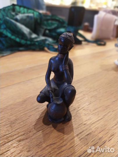 Продаю фарфоровые фигурки