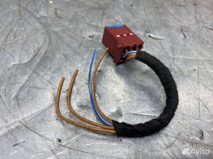 Разъем 5 контактный Volkswagen Passat B5