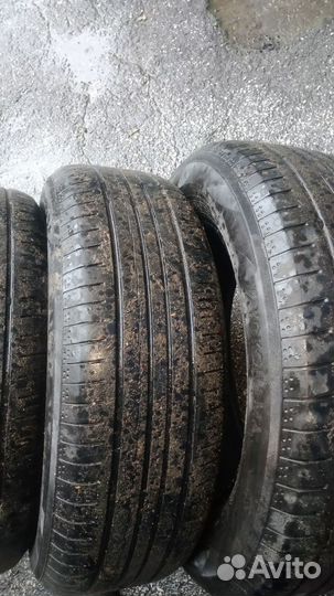 Yokohama BluEarth E51B 215/65 R17