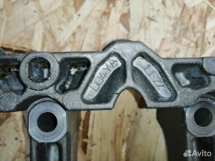 Крышка коленвала Ford Fiesta fxja 2006