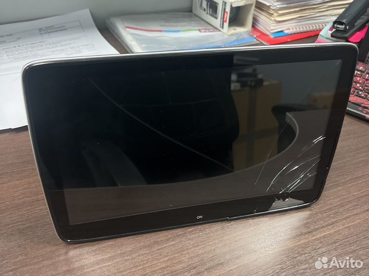 Монитор в подголовник mercedes