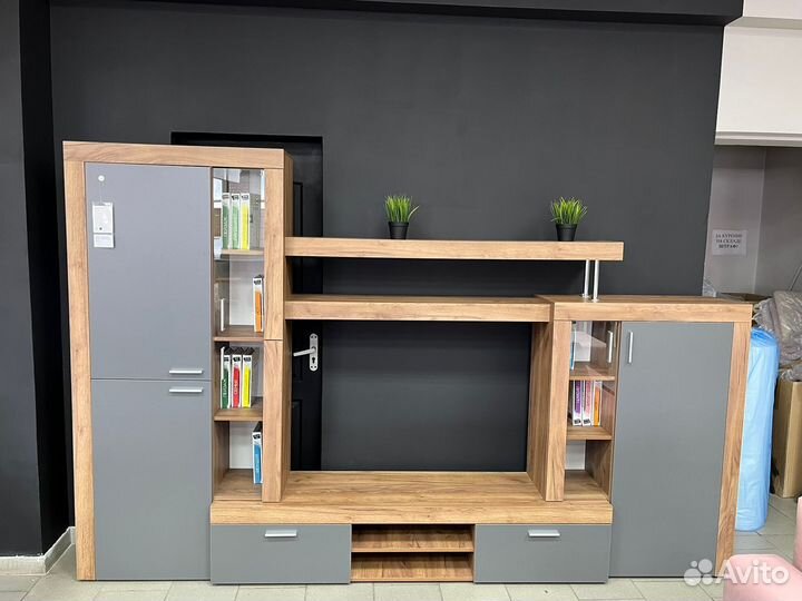 Стенка в гостиную новая