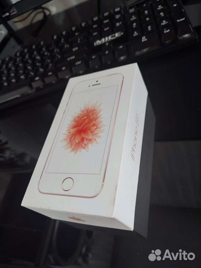 iPhone SE, 32 ГБ
