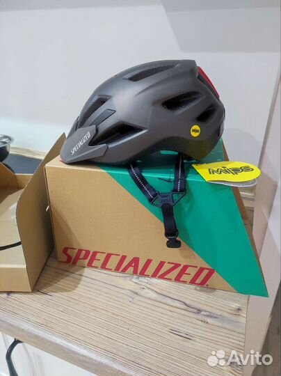 Шлем велосипедный specialized