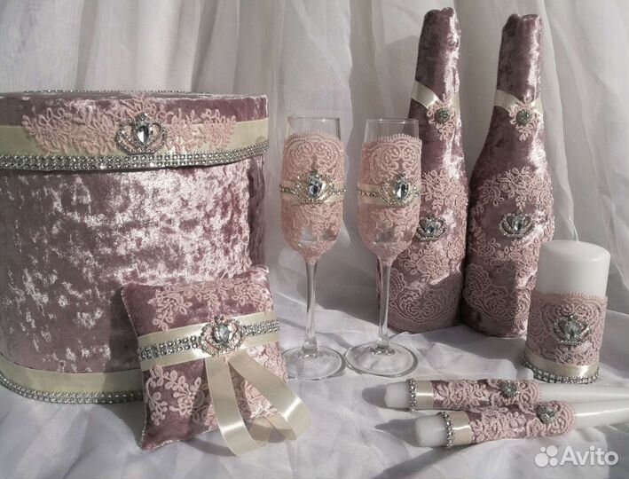 Подвязка невесты, бокалы для молодоженов, шампанск