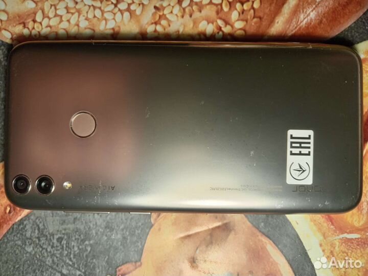 Телефон honor 8C