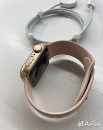 Часы Apple Watch SE 40mm. Оригинал