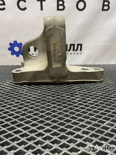 Кронштейн двигателя задний правый Volvo FH4