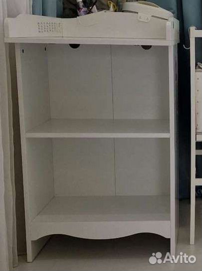 Пеленальный стол