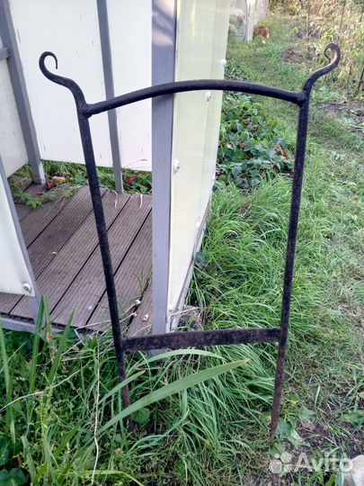 Уличная чистилка обуви от огородной земли