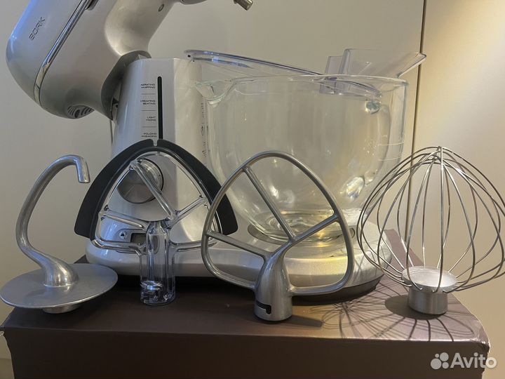 Планетарный миксер Bork B811