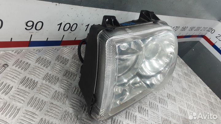 Фара левая Chrysler 300C 2008