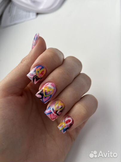 Маникюр педикюр