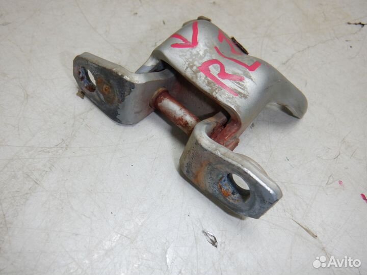 Петля двери задней Pajero Sport Montero K9