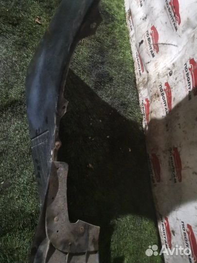 Крыло переднее правое Toyota Camry SV30 4S-FE 1992