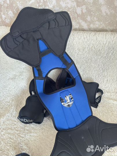 Нагрудник хоккейный sr m reebok 7K