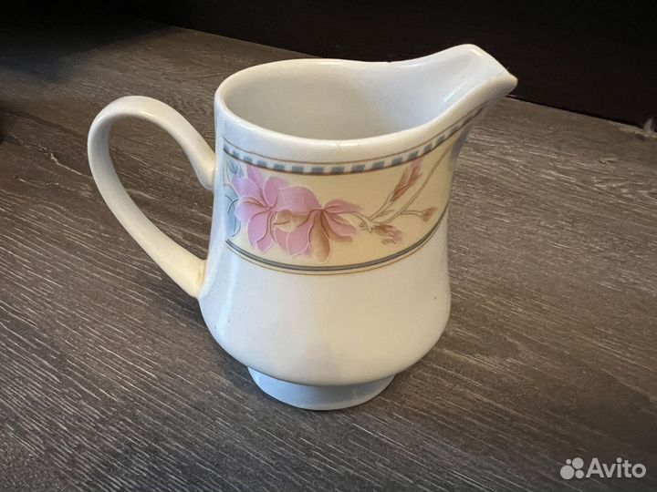 Молочник фарфоровый