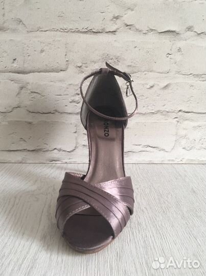 Новые атласные босоножки 37 размер
