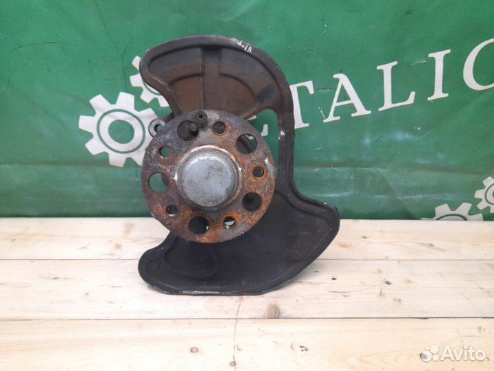 Кулак поворотный передний правый Mercedes C W204