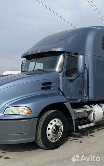 Передние фары Mack truck