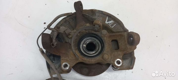 Кулак передний левый Mitsubishi Pajero Sport2