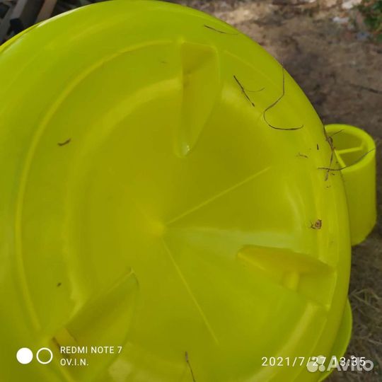 Кормушка для кур