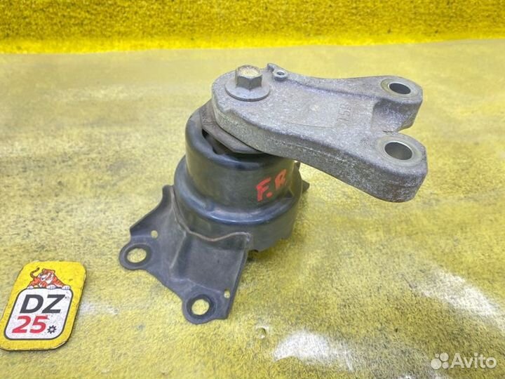 Подушка двигателя передняя правая Honda 138007