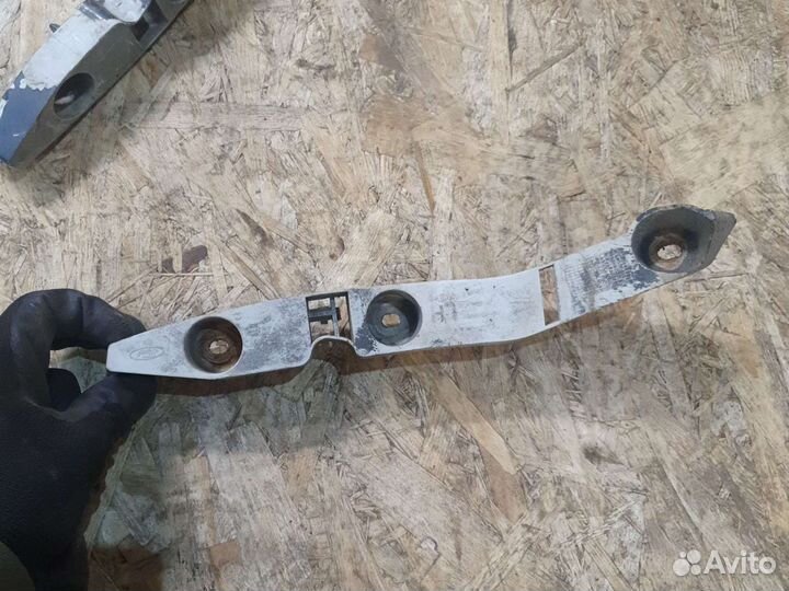 Кронштейн крепления бампера форд фокус 2