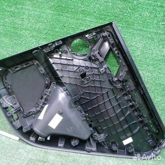 Обшивка двери багажника Порше Макан 95б (2014-2018