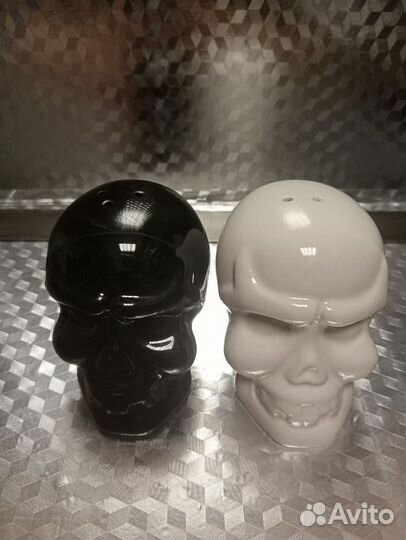 Солонка и перечница керамика в виде черепов