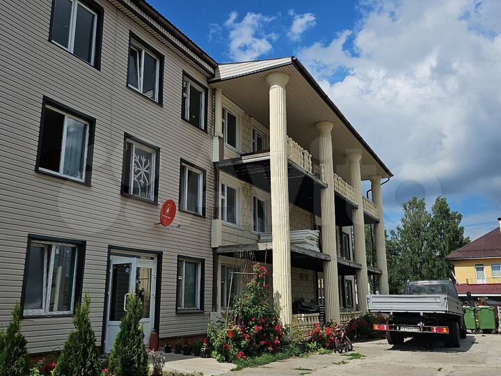 Дом 1050 м² на участке 12,5 сот.