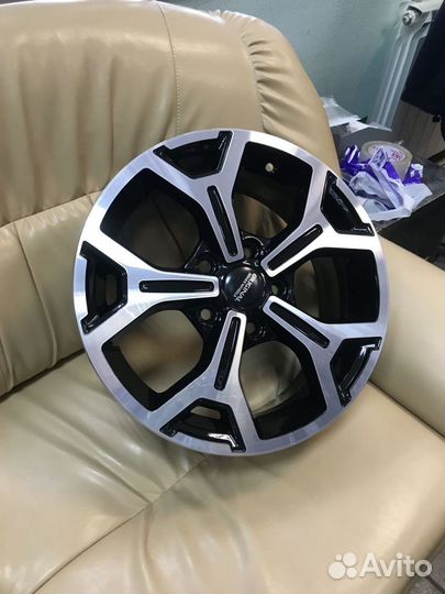 Диск литой Скад KL 318 16 5*114,3 Et 50 60.1