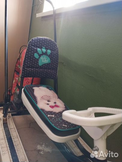 Детский снегокат с ручкой и колесами