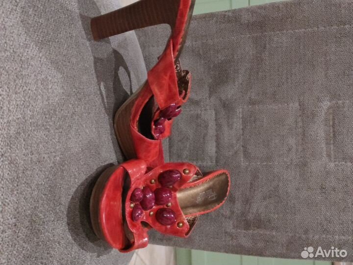 Обувь женская 37 размер