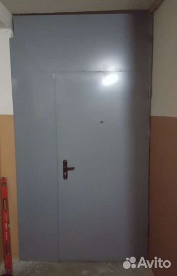 Дверь тамбурная, техническая