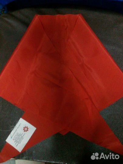 Пионерский галстук со значком