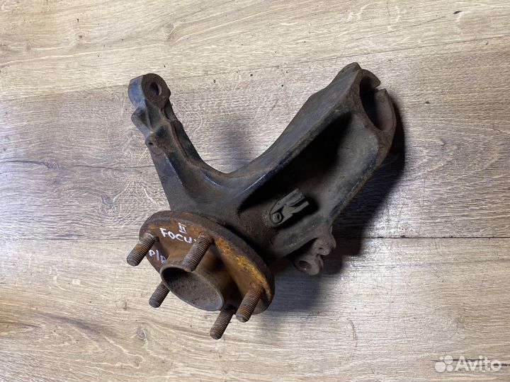 Ford focus 2 правый поворотный кулак,ступица