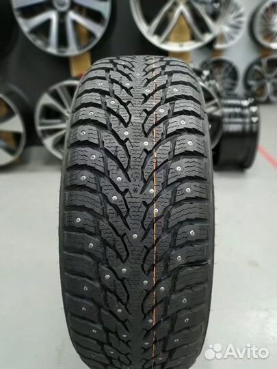 Nokian Tyres Hakkapeliitta 9 305/40 R20 112T