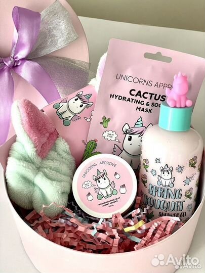 Подарочный набор косметики для девушки