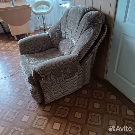 Продам кресло бу