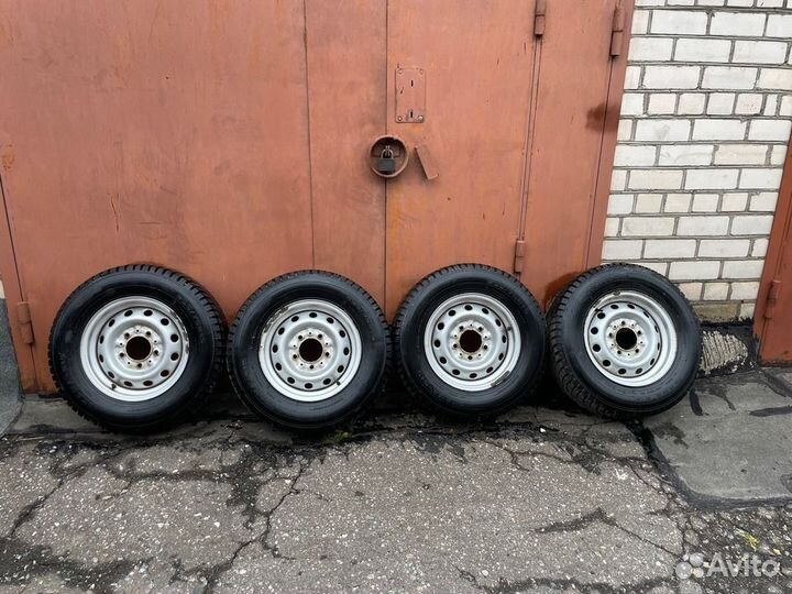 Комплект зимних шипованных колёс Нива Шевроле