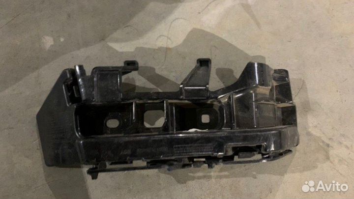 Кронштейн бампера задний левый Volkswagen Polo 6