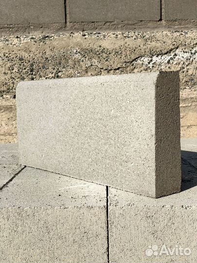 Бордюр тротуарный красный брусчатка