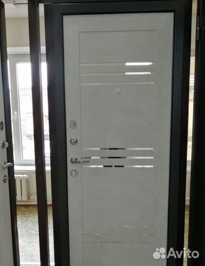 Дверь входная металлическая