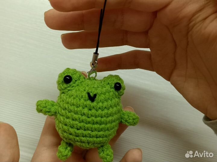 Вязаная игрушка, брелок