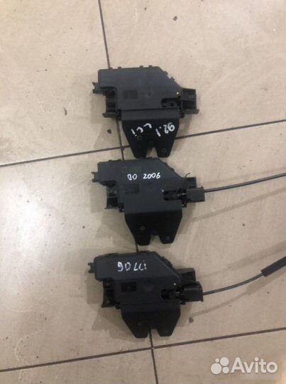 Замок крышки багажника