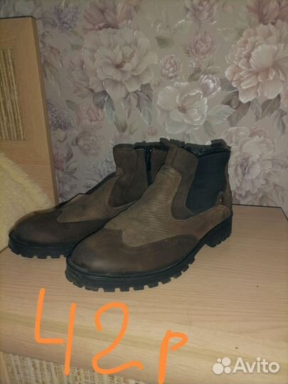 Кроссовки женские