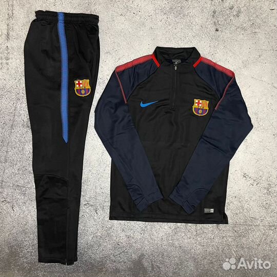 Тренировочный футбольный костюм